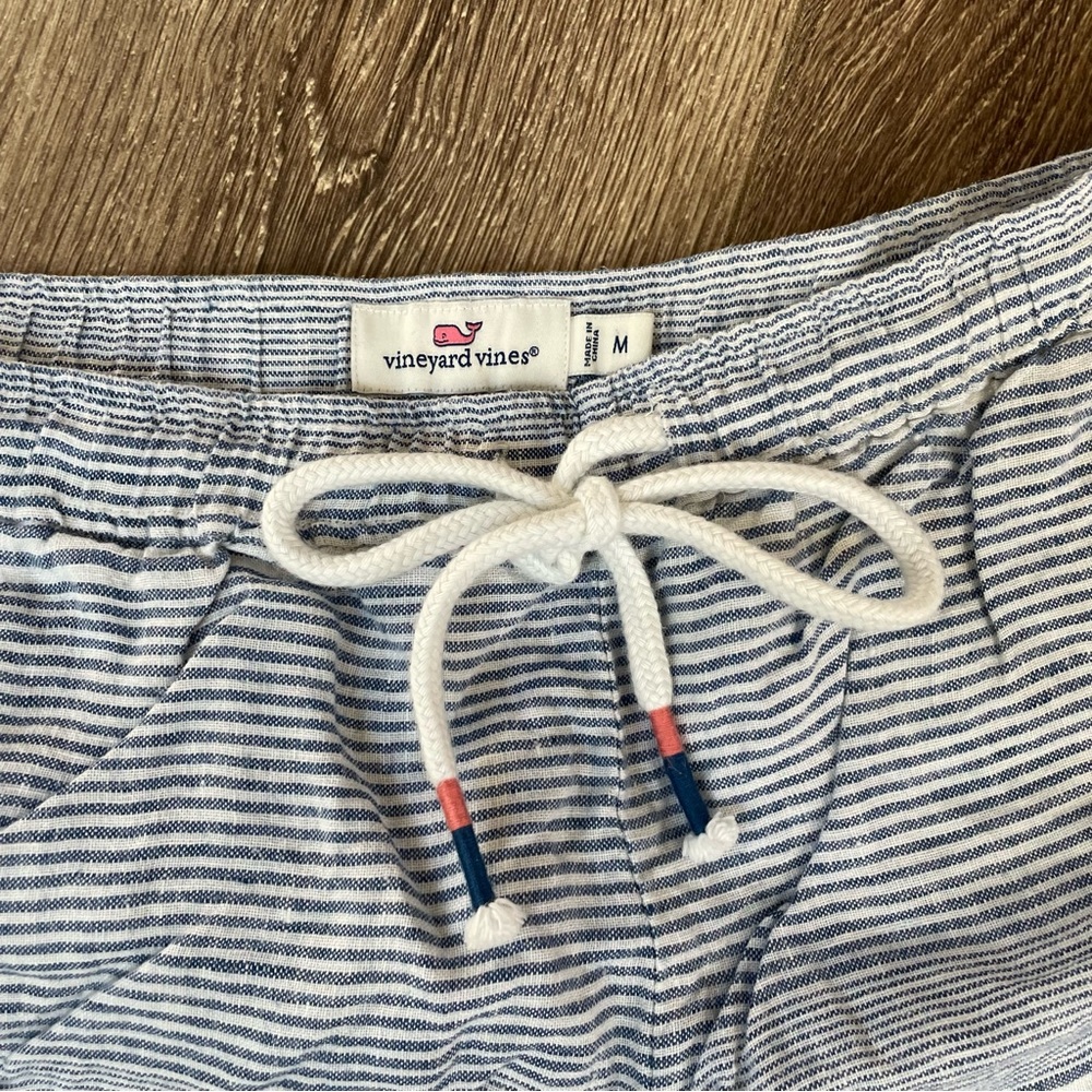 Vineyard Vines Drawstring Cuffed Bottom Short Med… - image 3